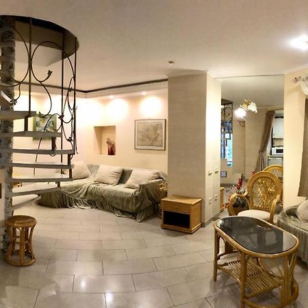 Odelana Apartments Odessa Ngoại thất bức ảnh